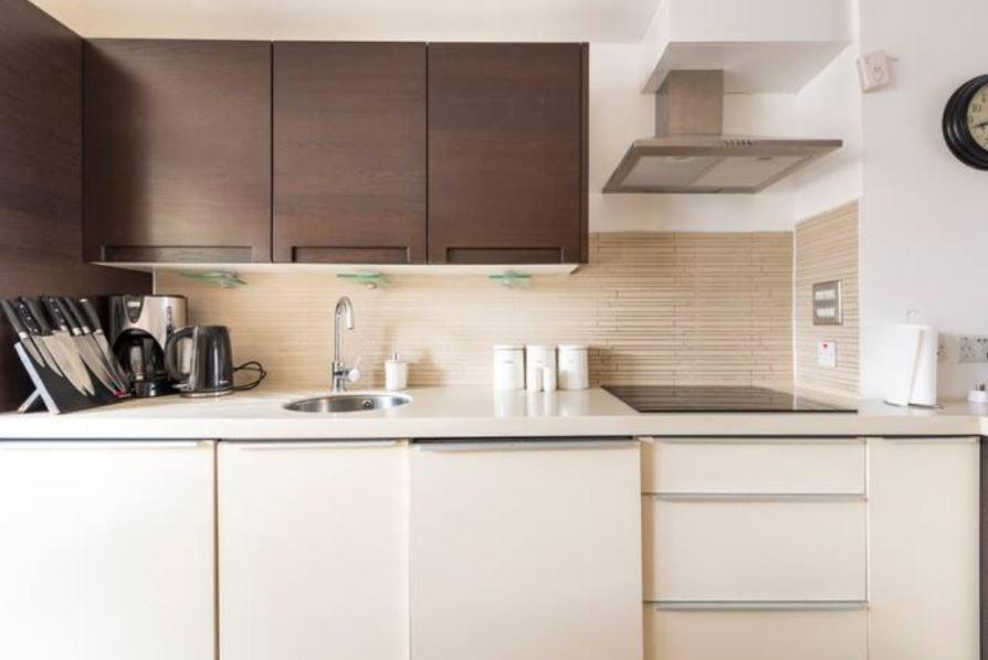 Super Central Beautiful Three Bedroom ลอนดอน ภายนอก รูปภาพ